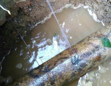 正阳楼顶渗水维修公司分享下地暖漏水的原因及检测方法。